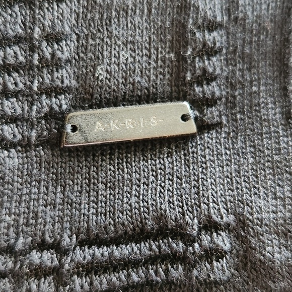 Akris semi sheer textured  mulberry silk black Sweater Sz 6 Switzerland - Picture 8 of 9